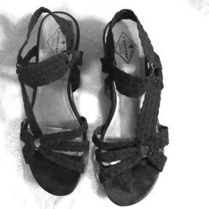 St John’s Bay stretchy sandal size 7 1/2